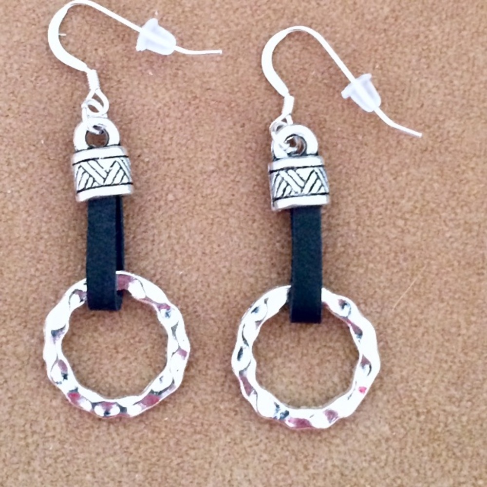 Hammered silver leather earrings
